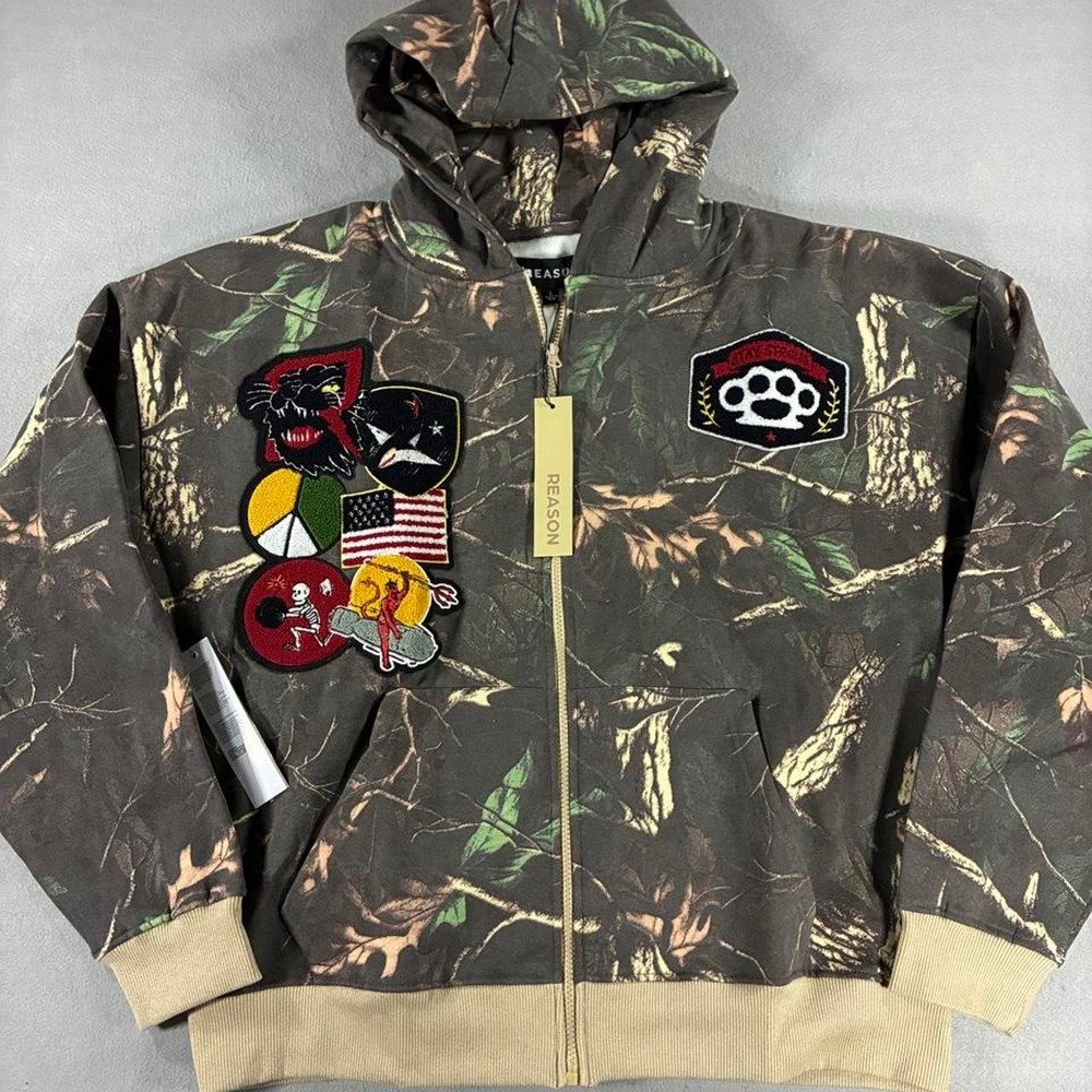 NWT Reason Realtree camo full zip hoodie. Men's size large. Brand new